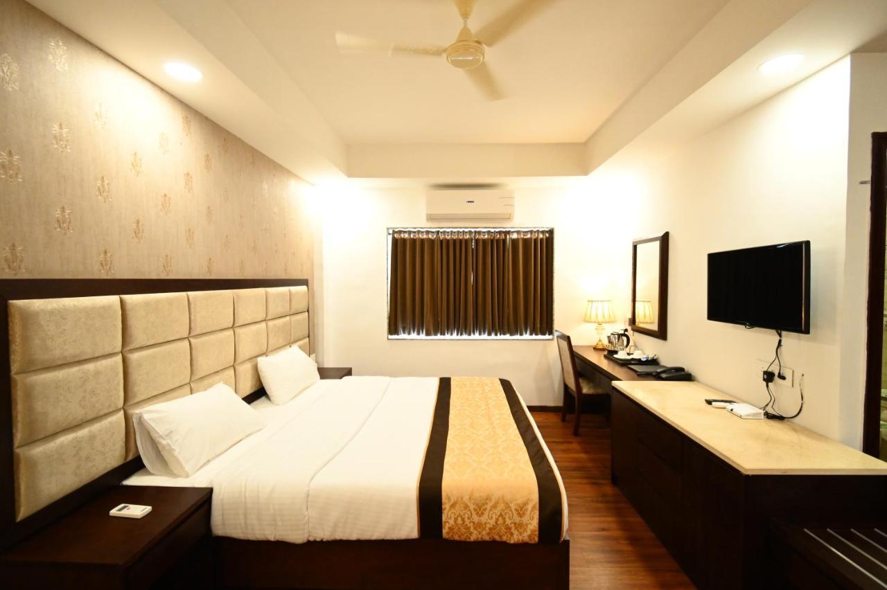 Faith Cricket Club & Resort Bhopal Ngoại thất bức ảnh