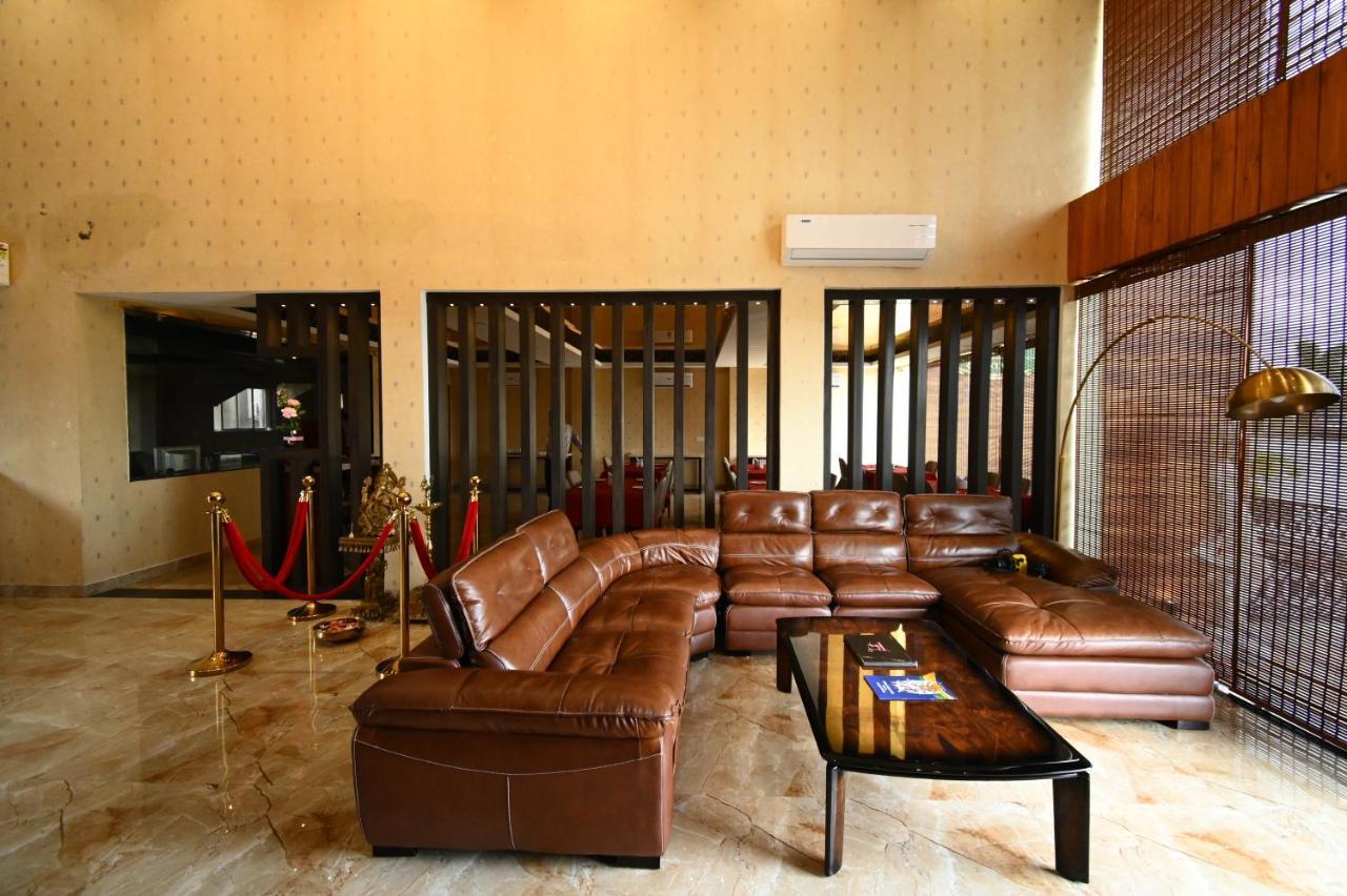 Faith Cricket Club & Resort Bhopal Ngoại thất bức ảnh