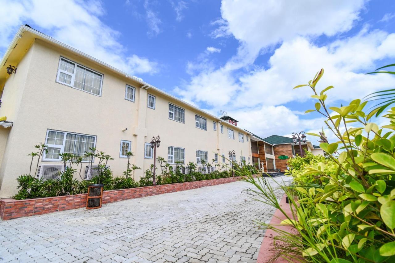 Faith Cricket Club & Resort Bhopal Ngoại thất bức ảnh
