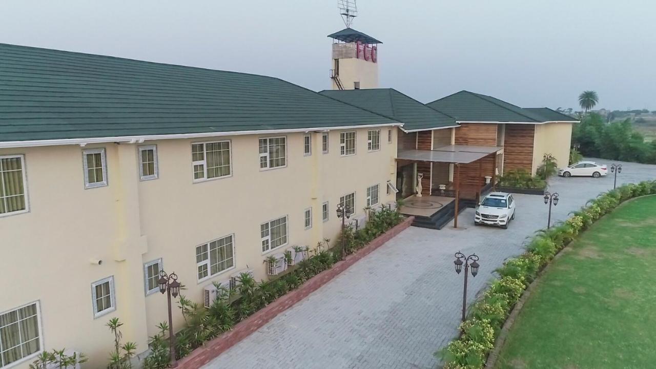 Faith Cricket Club & Resort Bhopal Ngoại thất bức ảnh